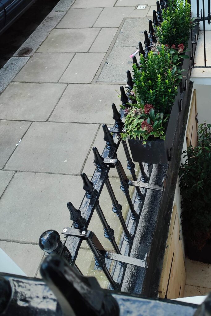 Brackets for window sills, walls and railings London Planters